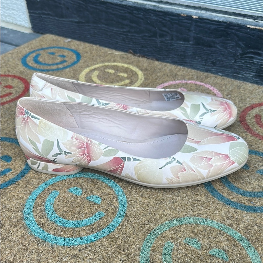 Ecco Women's Floral Print Flats - Cream and Pink